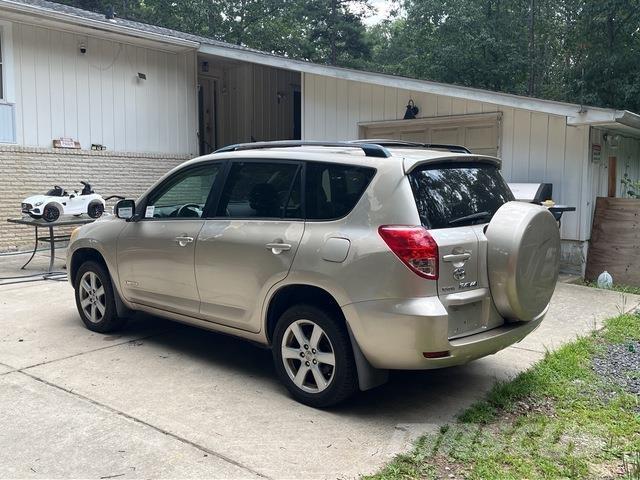 Toyota RAV4 汽車