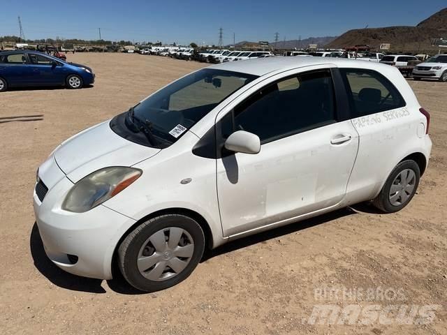 Toyota Yaris 汽車