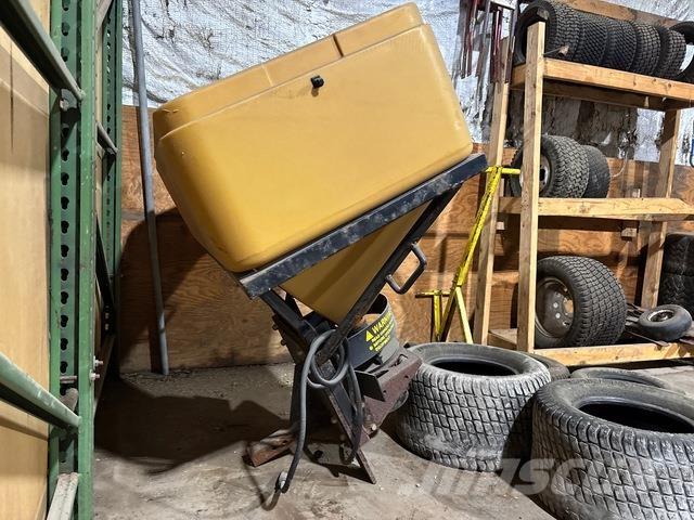  Trailhawk 750 砂鹽撒布機