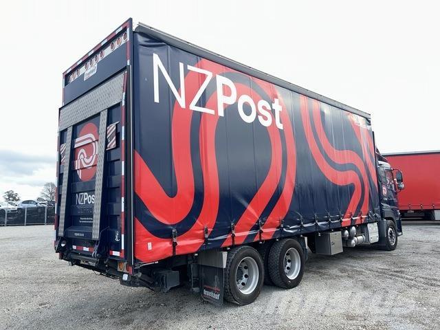 UD CD 25 360 篷布卡車