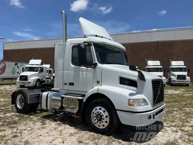 Volvo  曳引機組件