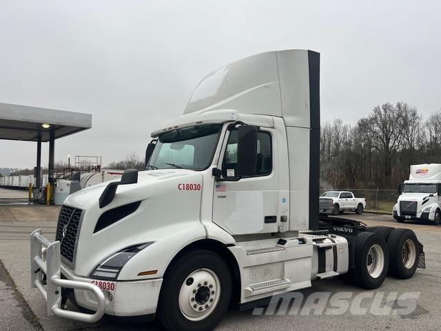 Volvo  曳引機組件