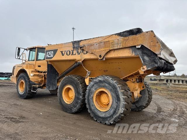 Volvo A25D 鉸接式起吊車