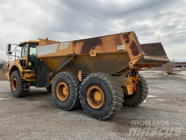 Volvo A25F 鉸接式起吊車