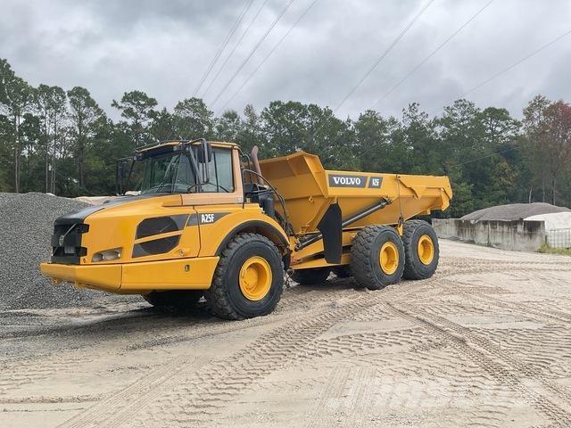 Volvo A25F 鉸接式起吊車