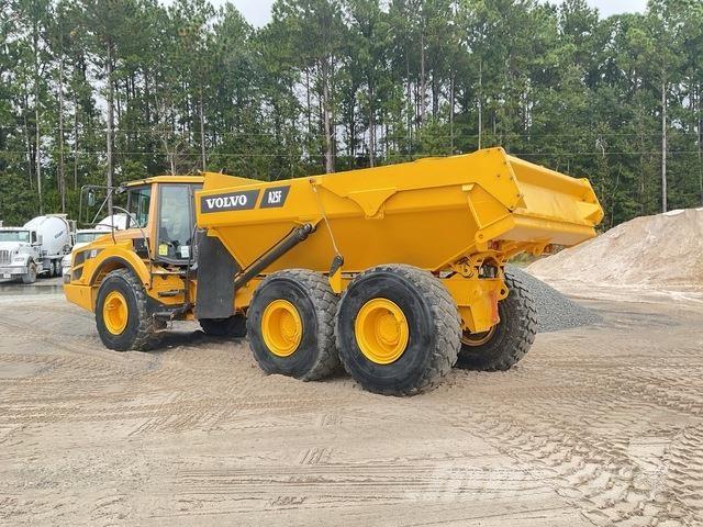 Volvo A25F 鉸接式起吊車