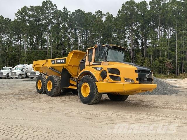 Volvo A25F 鉸接式起吊車