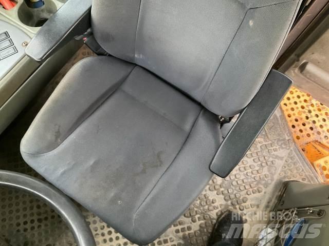 Volvo A30D 鉸接式起吊車