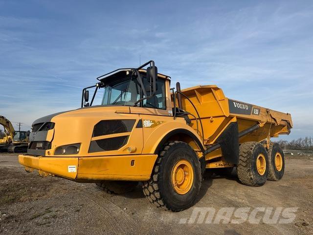 Volvo A30F 鉸接式起吊車