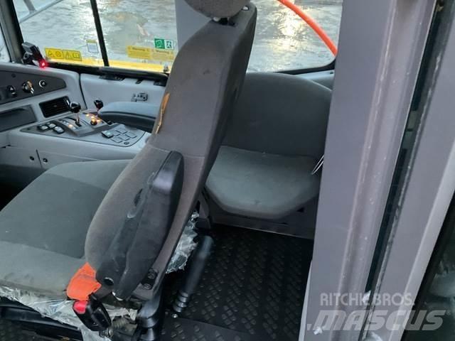 Volvo A40G 鉸接式起吊車