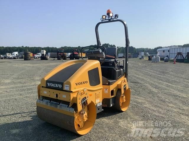 Volvo DD25B 雙輪滾壓機