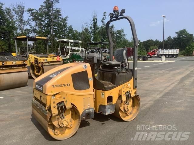 Volvo DD25B 雙輪滾壓機