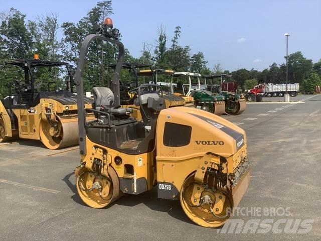 Volvo DD25B 雙輪滾壓機