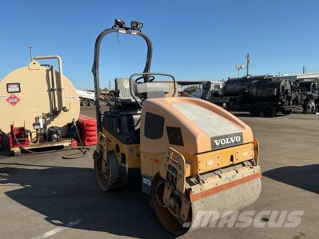 Volvo DD25B 雙輪滾壓機