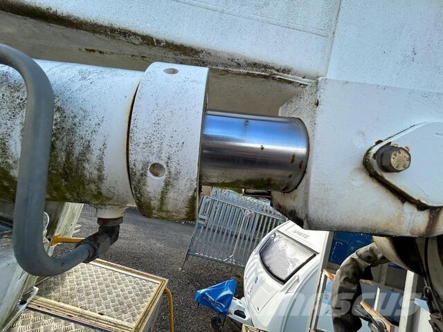 Volvo FL10 卡車裝載高空作業車