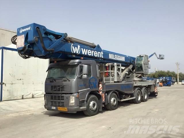 Volvo FM 卡車裝載高空作業車