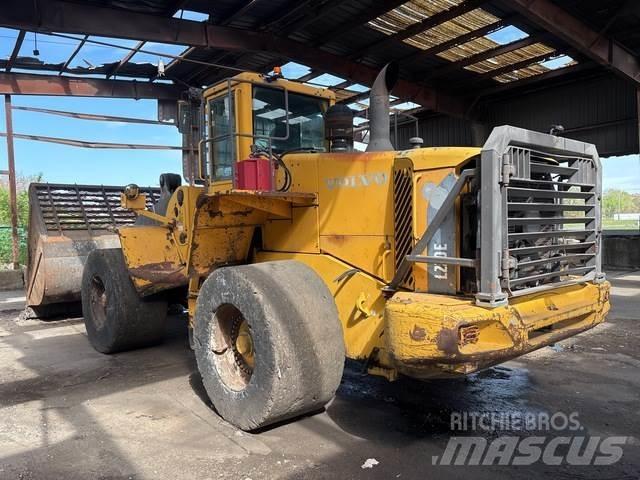 Volvo L220E 輪胎式裝載機