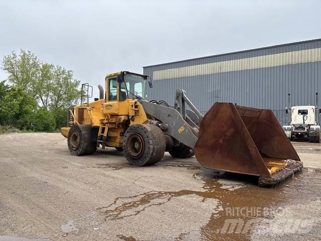 Volvo L220E 輪胎式裝載機