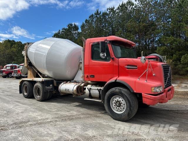 Volvo VHD64B 其他貨車