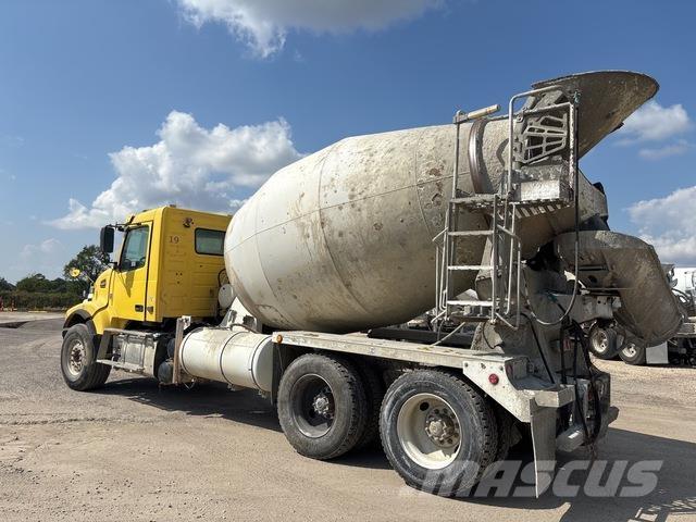 Volvo VHD64F 其他貨車