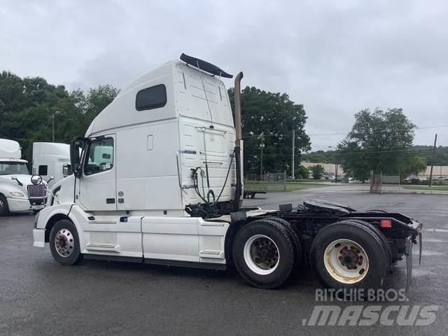 Volvo VNL 曳引機組件