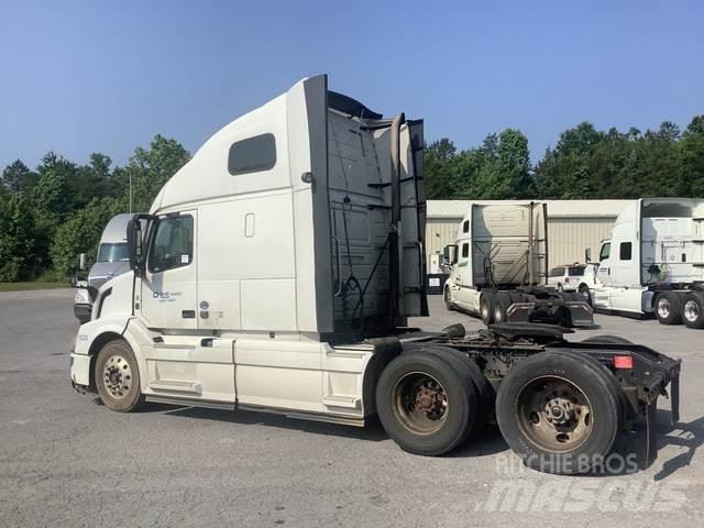 Volvo VNL 曳引機組件