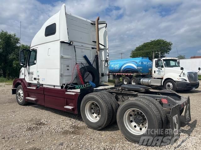 Volvo VNL 曳引機組件