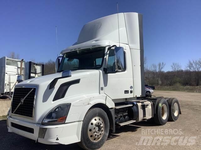 Volvo VNL 曳引機組件
