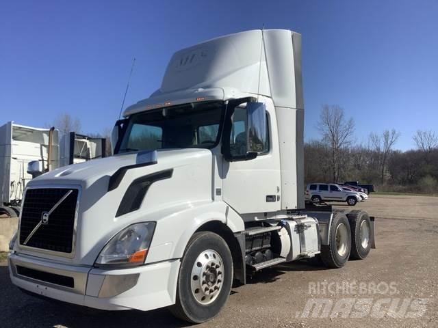 Volvo VNL 曳引機組件
