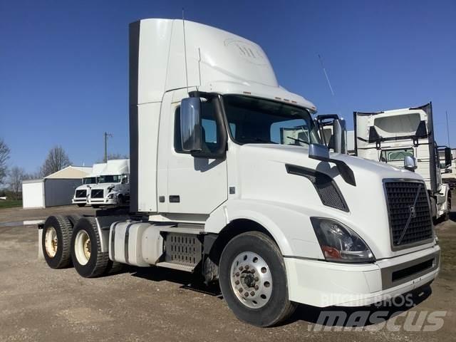 Volvo VNL 曳引機組件