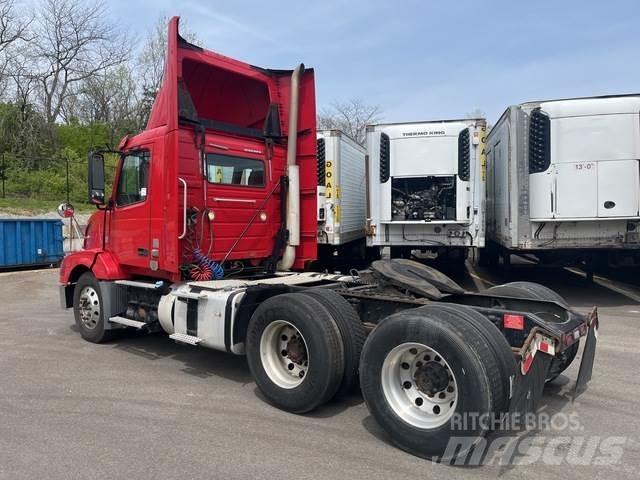Volvo VNL 曳引機組件