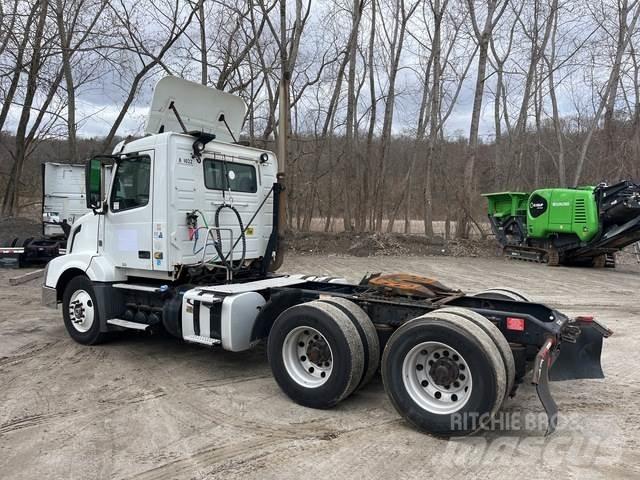 Volvo VNL 曳引機組件