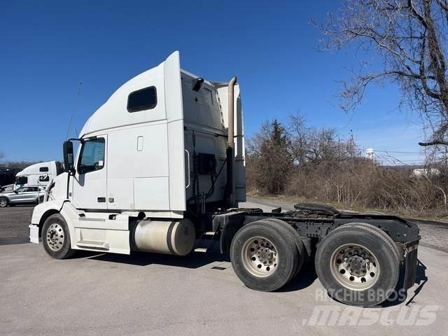 Volvo VNL 曳引機組件