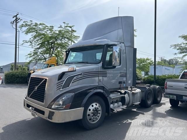 Volvo VNL 曳引機組件