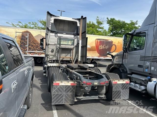 Volvo VNL 曳引機組件