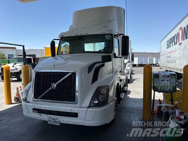 Volvo VNL 曳引機組件