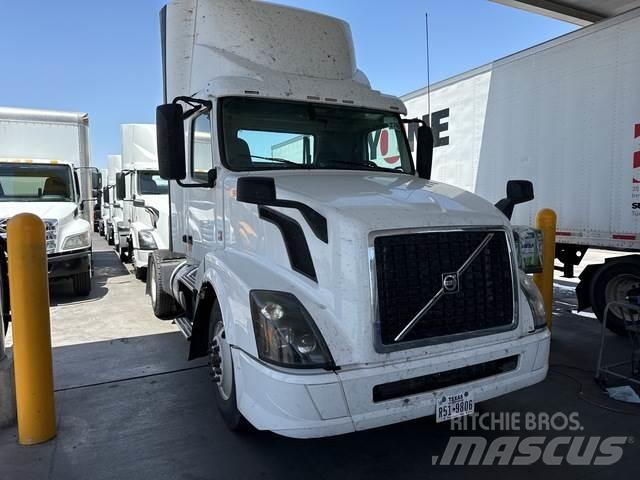 Volvo VNL 曳引機組件