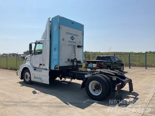 Volvo VNL 曳引機組件