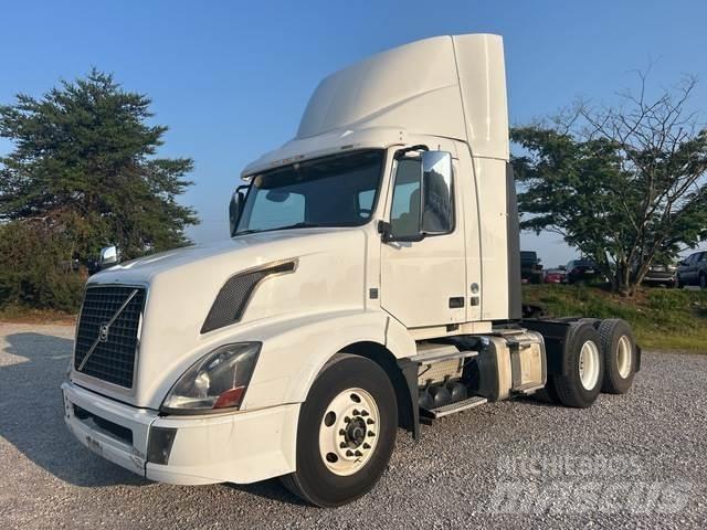 Volvo VNL 曳引機組件