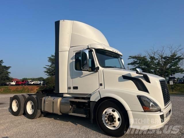 Volvo VNL 曳引機組件