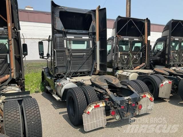 Volvo VNL 曳引機組件