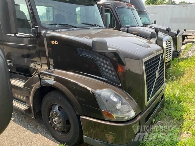 Volvo VNL 曳引機組件