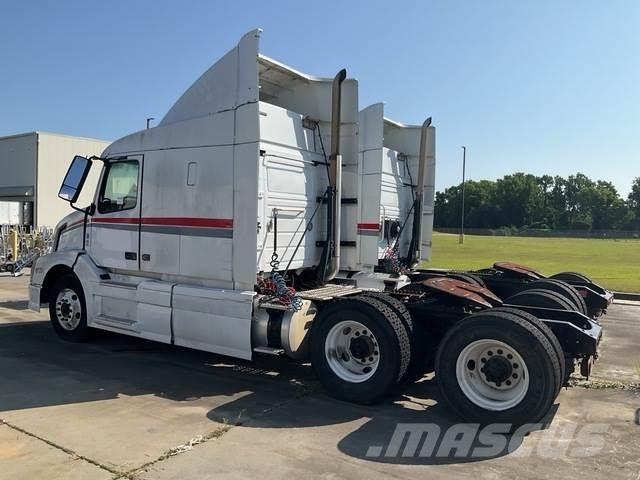 Volvo VNL 曳引機組件