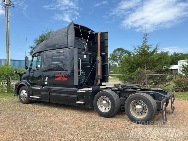 Volvo VNL 曳引機組件