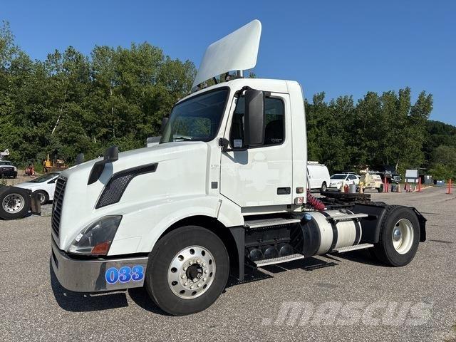 Volvo VNL 曳引機組件