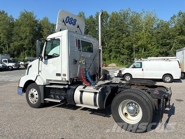Volvo VNL 曳引機組件