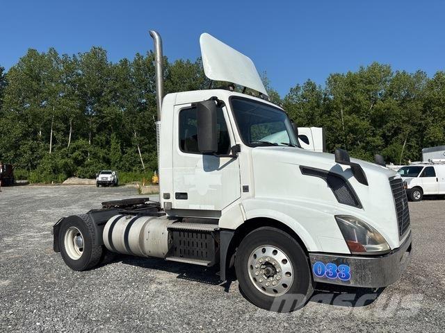 Volvo VNL 曳引機組件