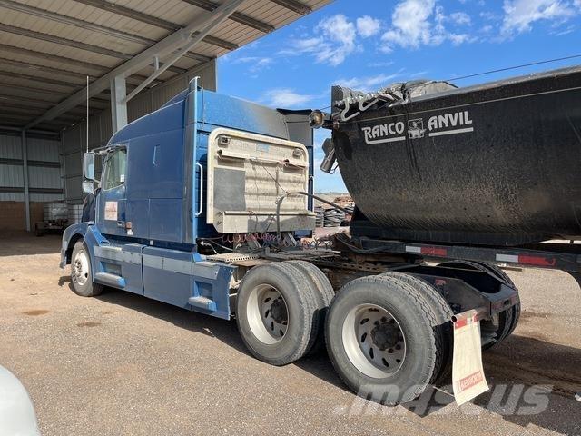 Volvo VNL 曳引機組件