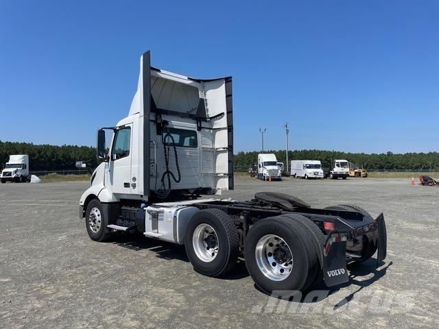 Volvo VNL 曳引機組件