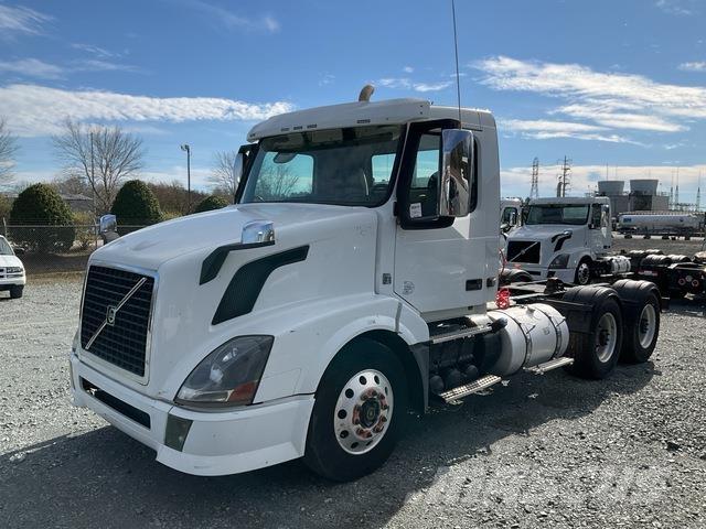 Volvo VNL 曳引機組件